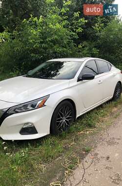 Седан Nissan Altima 2018 в Рівному