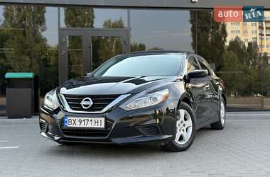 Седан Nissan Altima 2017 в Киеве