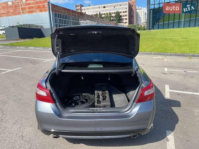 Седан Nissan Altima 2018 в Киеве