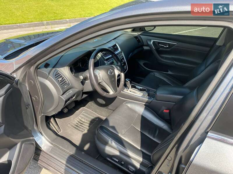 Седан Nissan Altima 2018 в Киеве