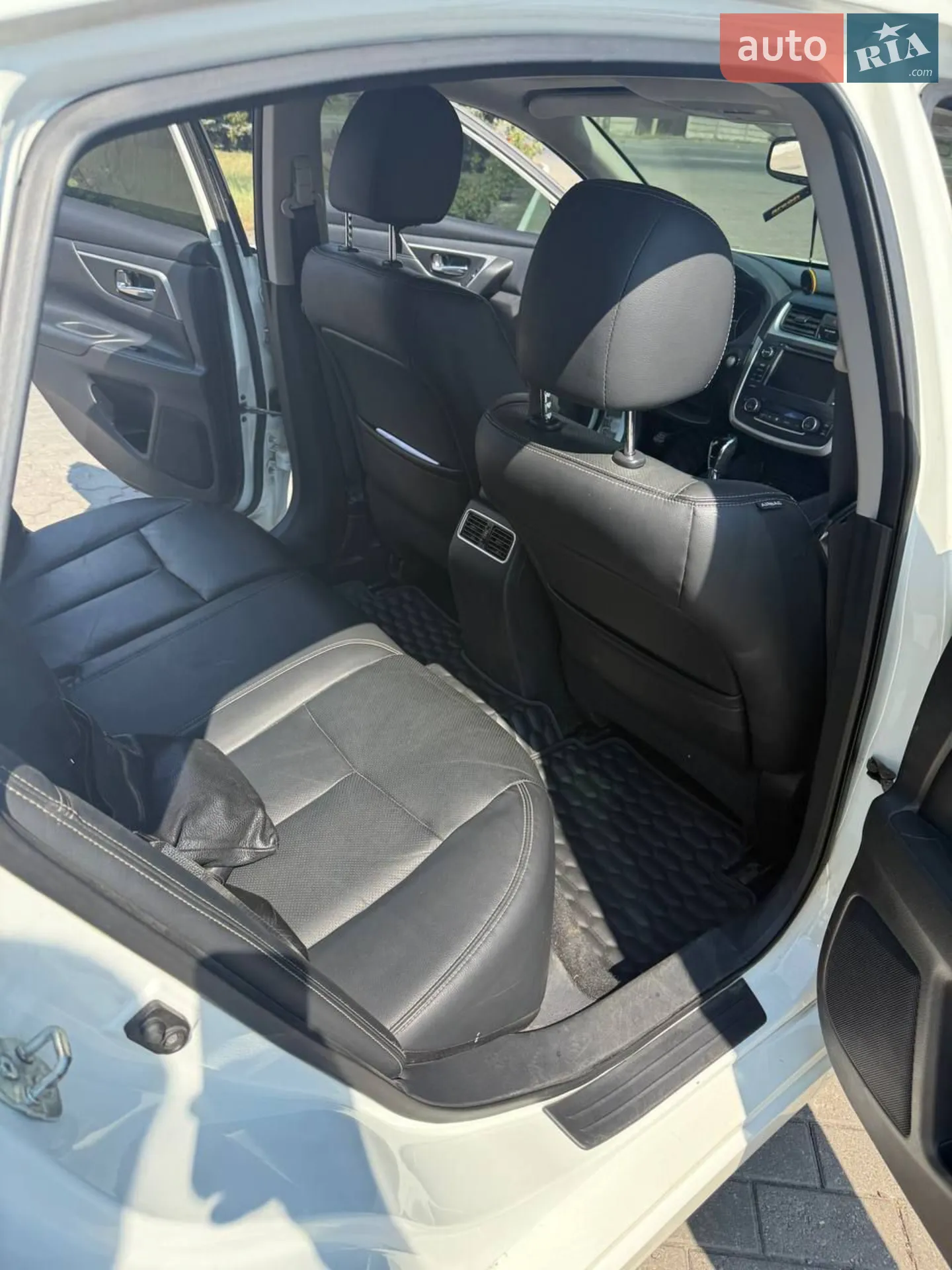 2016 Nissan Altima - мініатюра 8