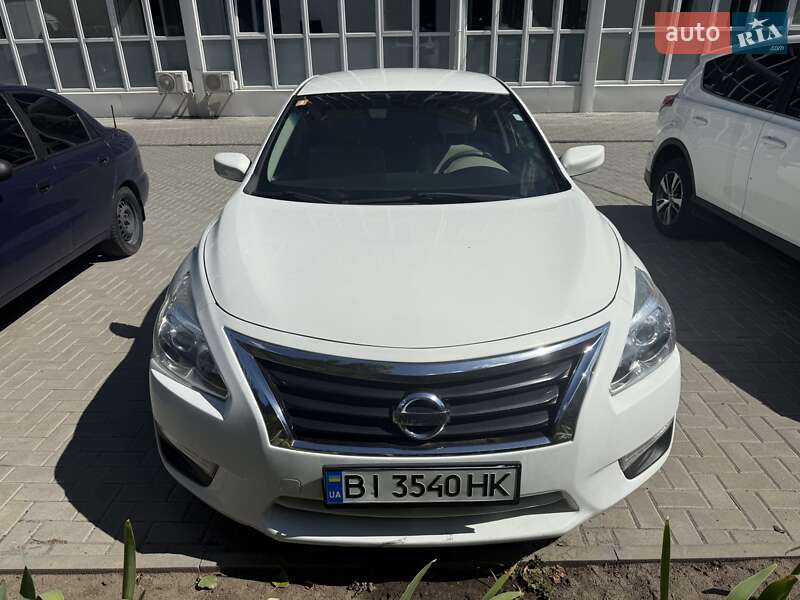 Седан Nissan Altima 2015 в Кропивницькому