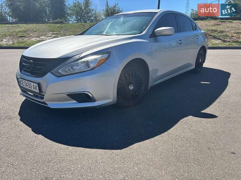 Седан Nissan Altima 2016 в Кривому Розі