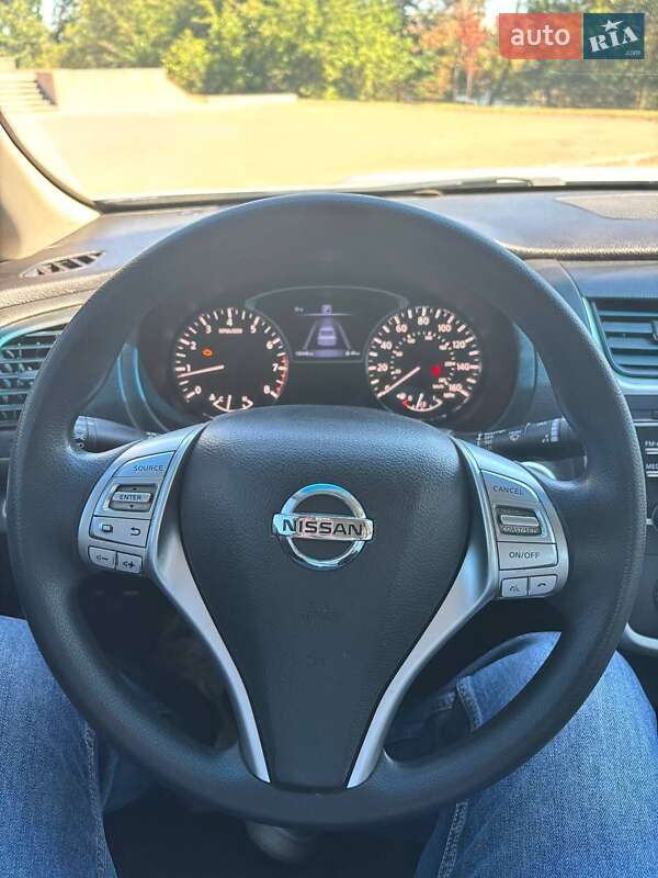 Седан Nissan Altima 2016 в Кривому Розі