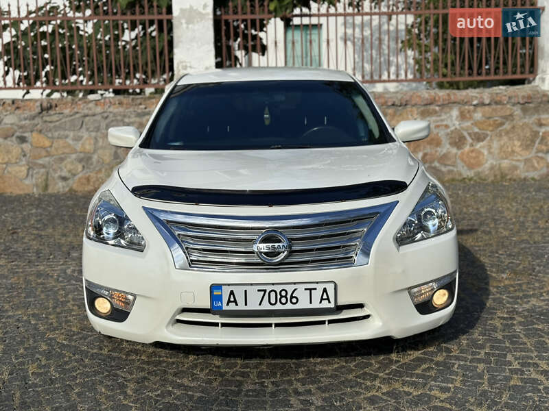 Седан Nissan Altima 2015 в Киеве