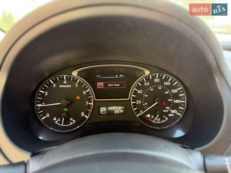 Седан Nissan Altima 2015 в Киеве