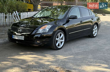 Седан Nissan Altima 2008 в Изюме