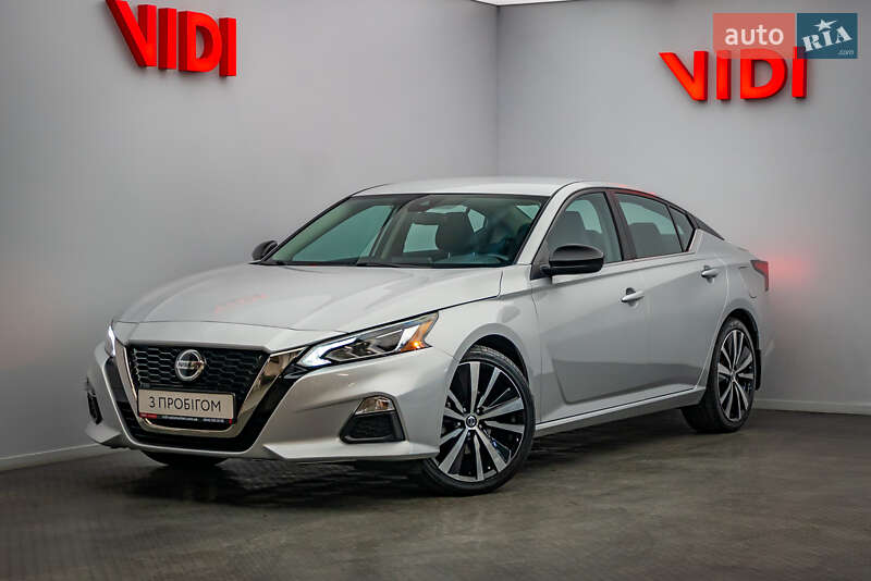 Nissan Altima 2021