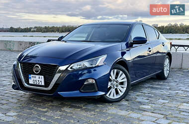 Седан Nissan Altima 2019 в Киеве
