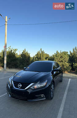 Седан Nissan Altima 2016 в Одессе