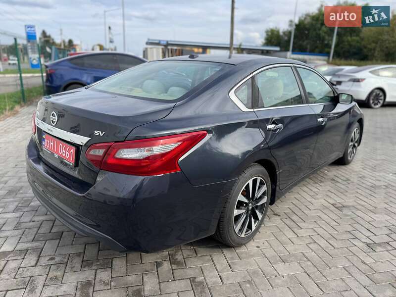 Седан Nissan Altima 2018 в Луцьку