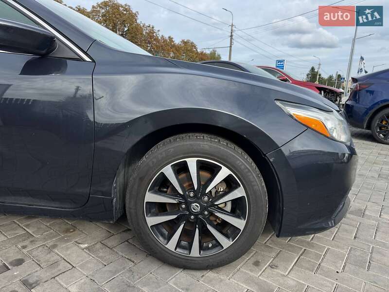 Седан Nissan Altima 2018 в Луцьку