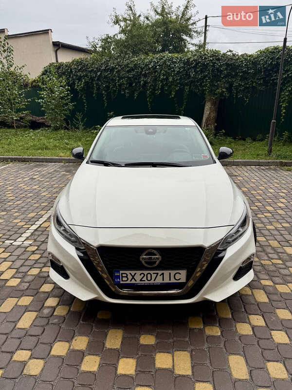 Седан Nissan Altima 2021 в Вінниці