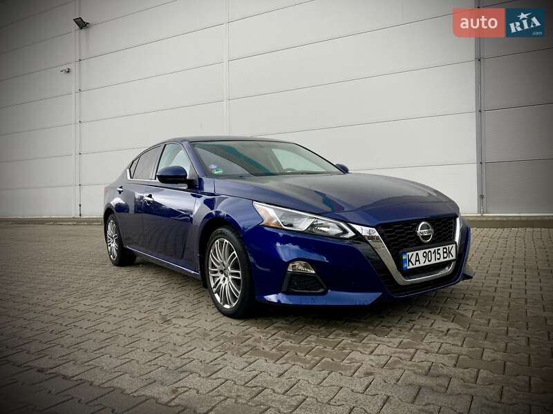 Nissan Altima 2020