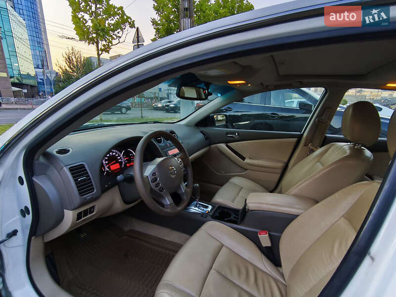 Седан Nissan Altima 2011 в Киеве фото 21 Седан Nissan Altima 2011 в Киеве