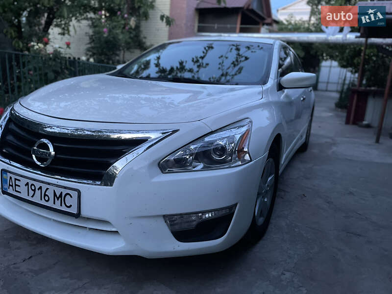 Седан Nissan Altima 2015 в Днепре фото Седан Nissan Altima 2015 в Днепре