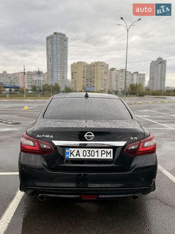 Седан Nissan Altima 2017 в Киеве