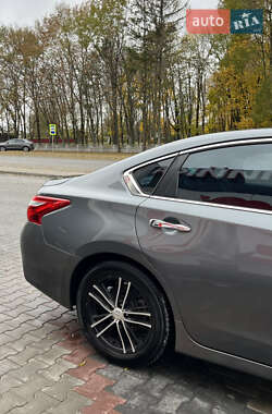 Седан Nissan Altima 2017 в 