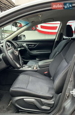 Седан Nissan Altima 2017 в 