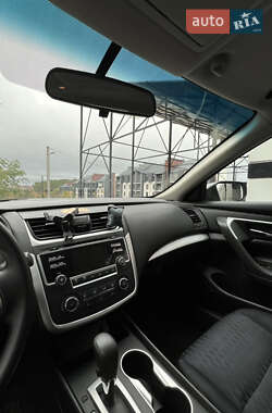 Седан Nissan Altima 2017 в 