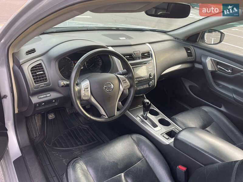 Седан Nissan Altima 2013 в Киеве