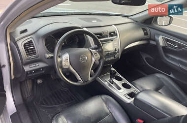 Седан Nissan Altima 2013 в 