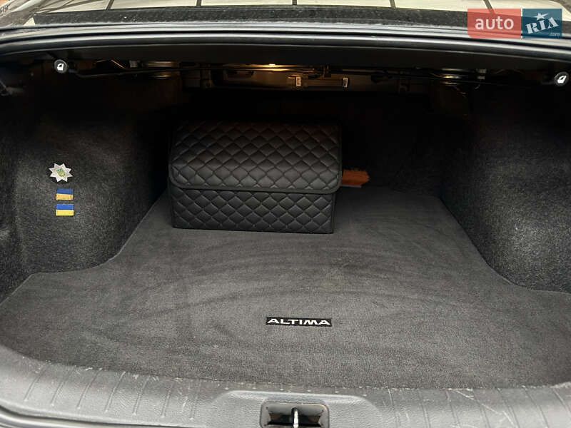 Седан Nissan Altima 2019 в Киеве