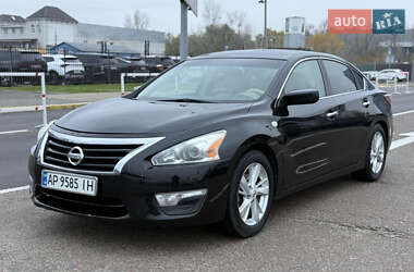 Седан Nissan Altima 2013 в Києві