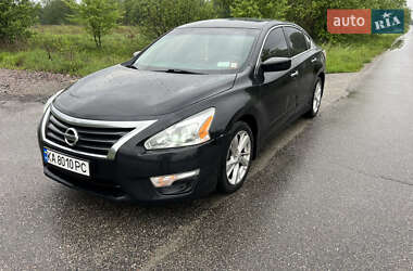 Седан Nissan Altima 2014 в Киеве