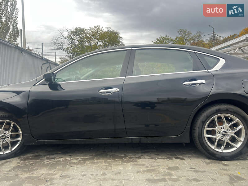Седан Nissan Altima 2012 в Николаеве