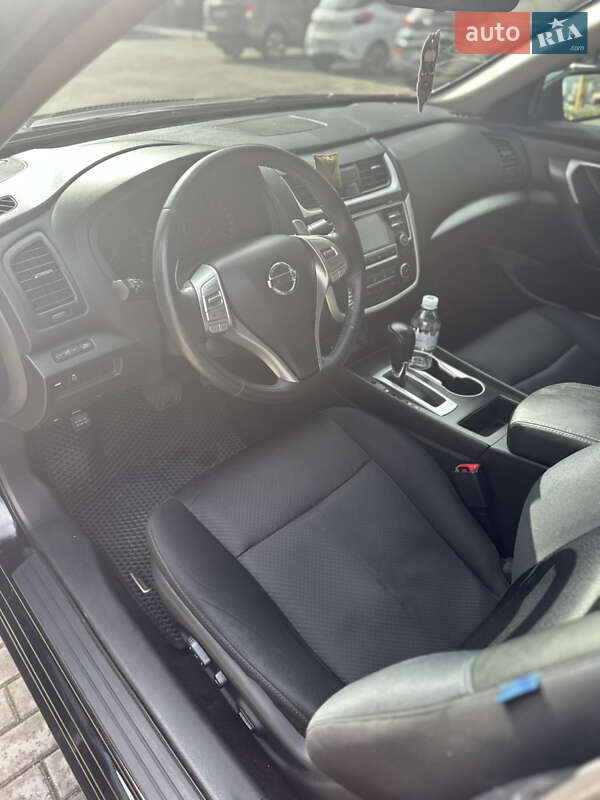 Седан Nissan Altima 2016 в Каменском