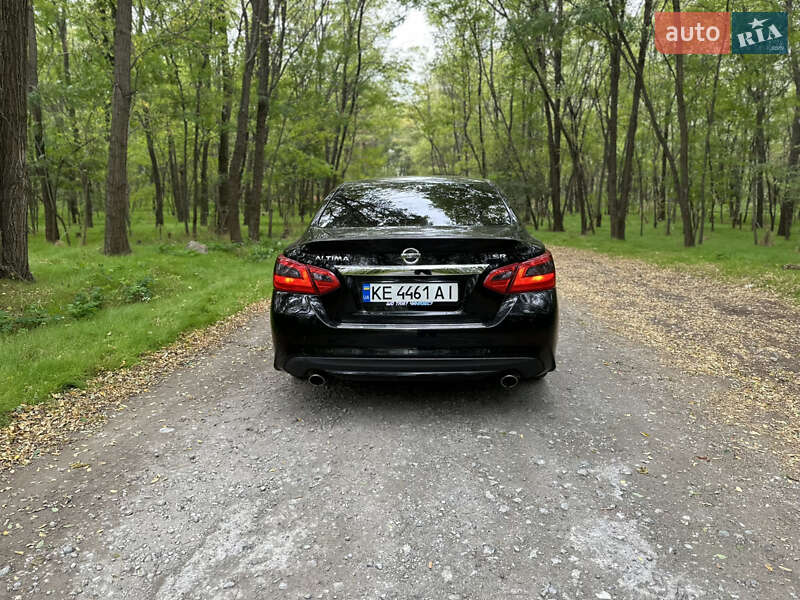 Седан Nissan Altima 2016 в Каменском