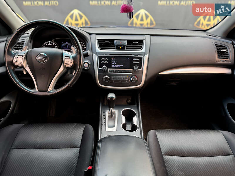 Седан Nissan Altima 2017 в Києві