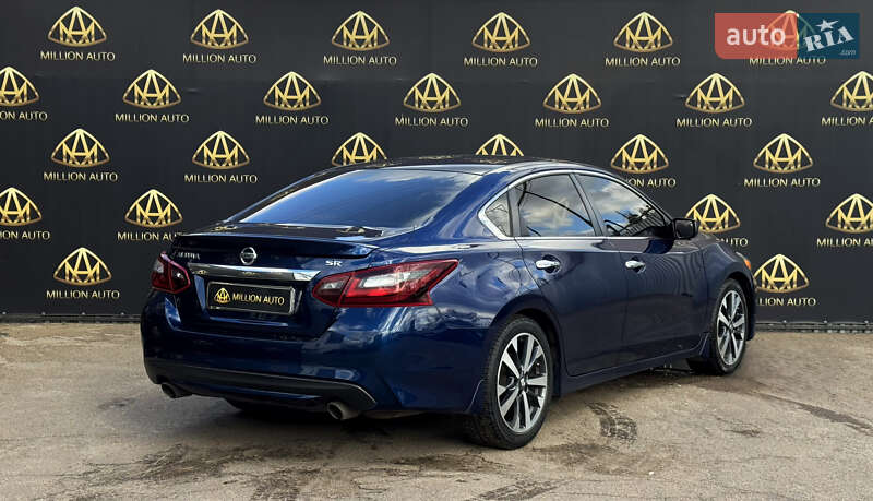 Седан Nissan Altima 2017 в Києві