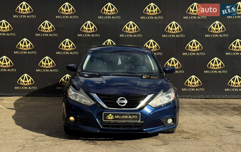 Седан Nissan Altima 2017 в Києві