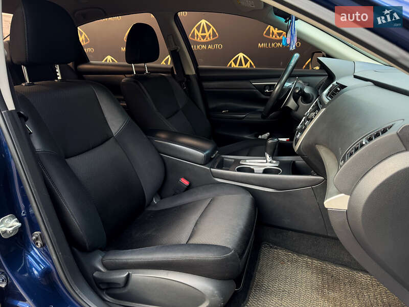 Седан Nissan Altima 2017 в Києві