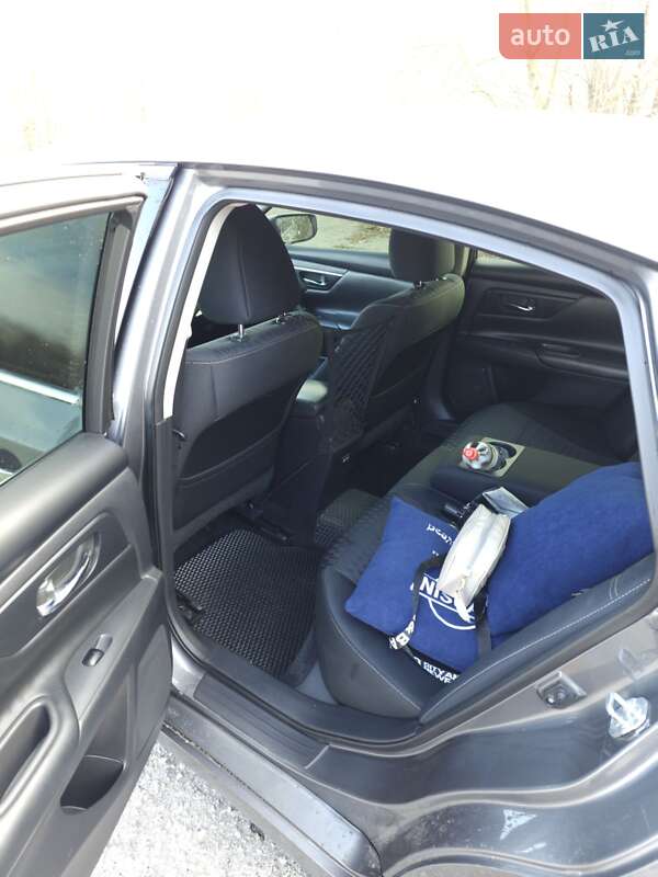 Седан Nissan Altima 2016 в Днепре