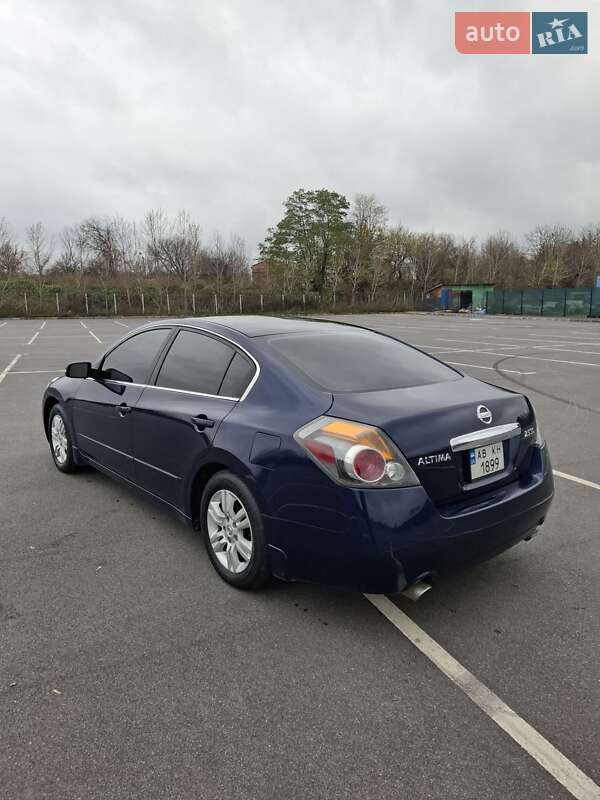 Седан Nissan Altima 2009 в Виннице