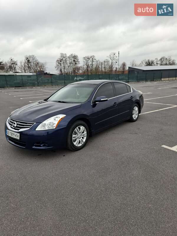 Седан Nissan Altima 2009 в Виннице