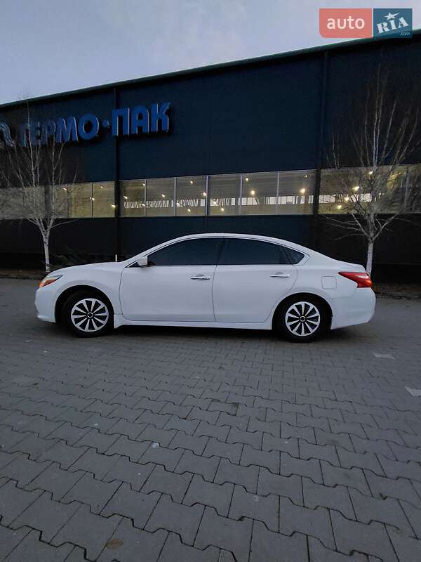 Седан Nissan Altima 2017 в Білій Церкві