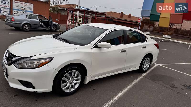 Седан Nissan Altima 2017 в Одессе