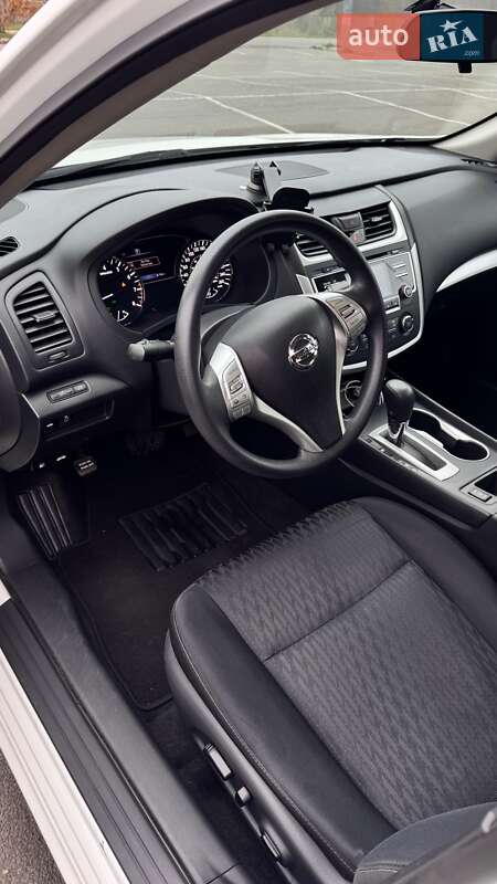 Седан Nissan Altima 2017 в Одессе