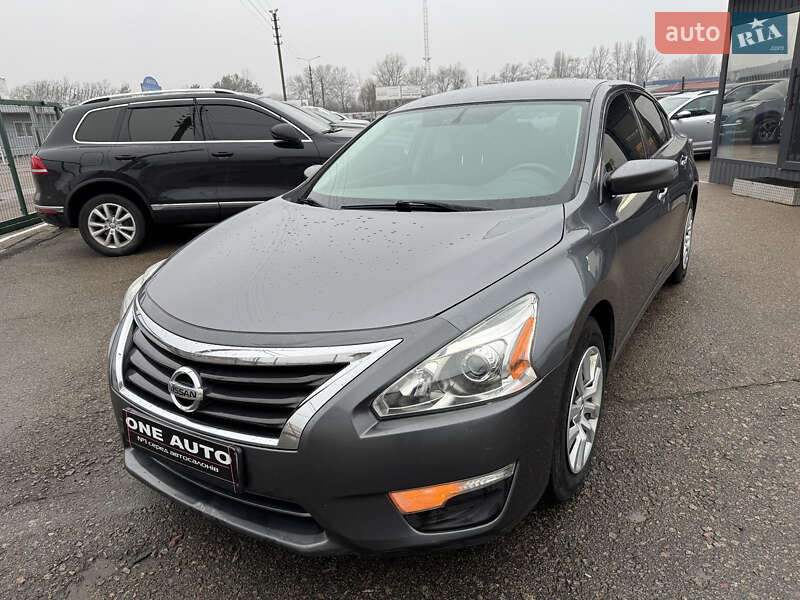 Седан Nissan Altima 2014 в Киеве