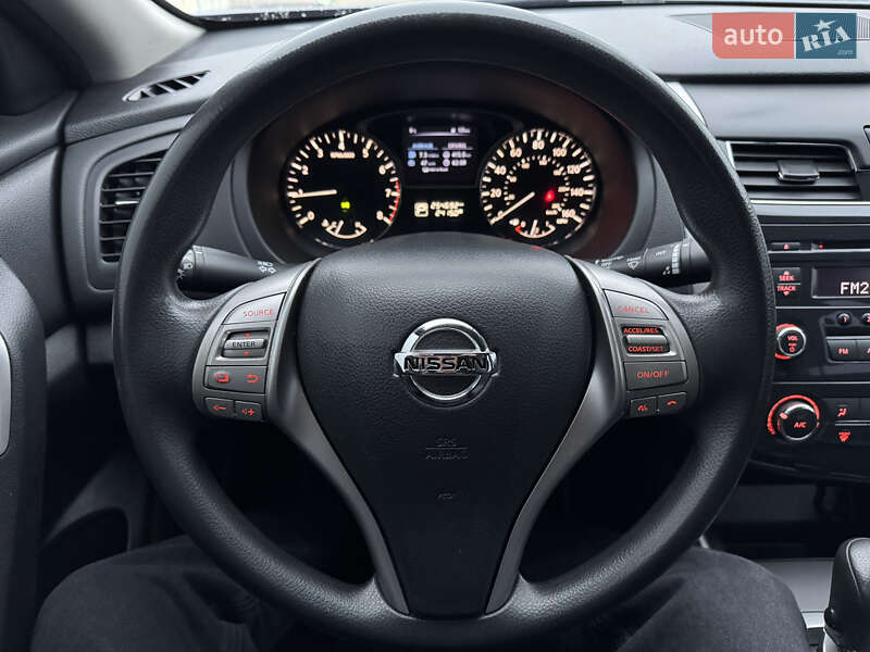 Седан Nissan Altima 2014 в Киеве