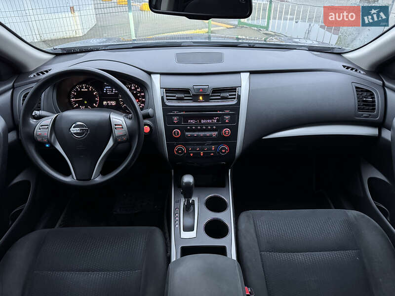 Седан Nissan Altima 2014 в Киеве