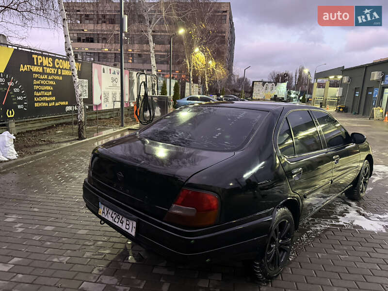 Седан Nissan Altima 1998 в Харькове