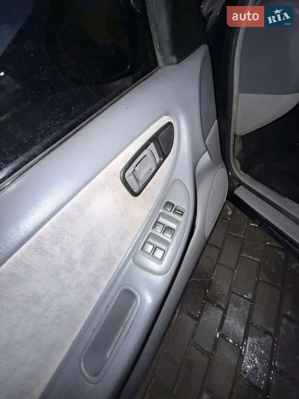 Седан Nissan Altima 1998 в Харькове