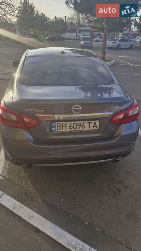 Седан Nissan Altima 2017 в Одессе
