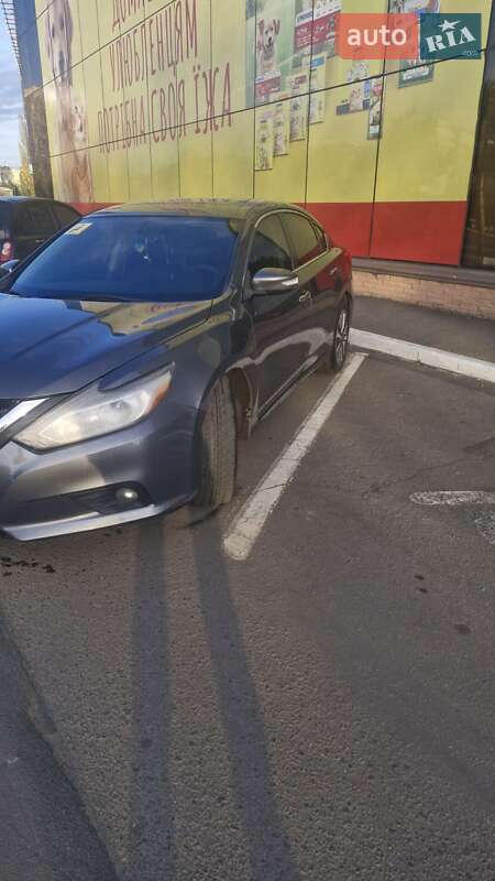 Седан Nissan Altima 2017 в Одессе