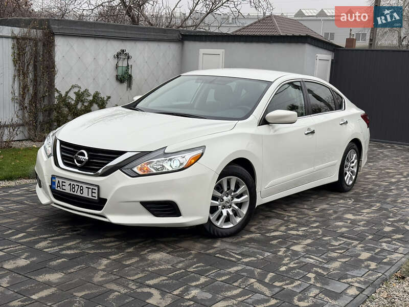Седан Nissan Altima 2018 в Днепре фото Седан Nissan Altima 2018 в Днепре